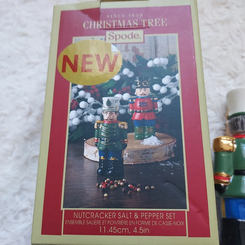 Spode Christmas Tree Nutcracker Salt & Pepper Shaker Set Festive Table Setting